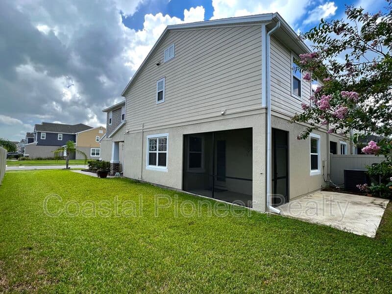 Lutz Townhome: 18814 Cornuta St