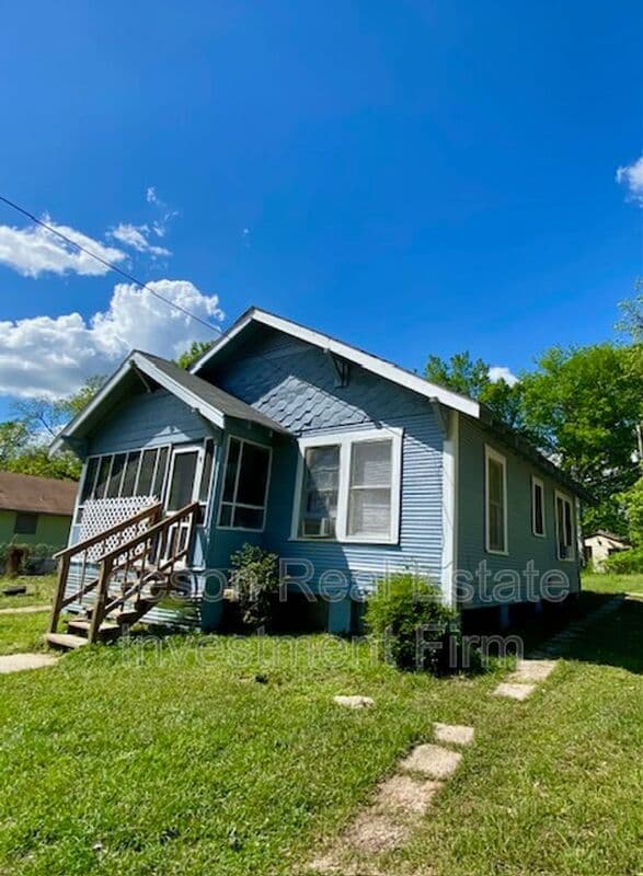 Shreveport House: 3240 Jackson Street
