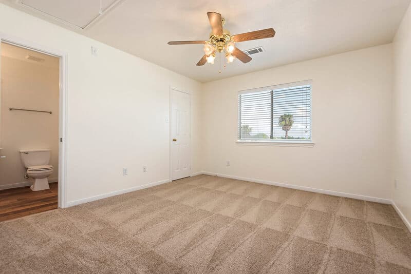 Dickinson Townhome: 2102 St Lucia Calle