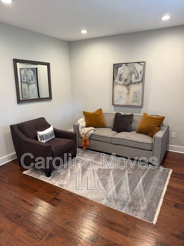 Greer Townhome: 604 Springbank Alley