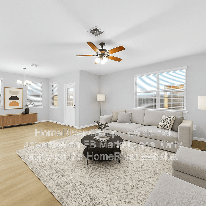 Houston House: 835 Forest Ivy Ln
