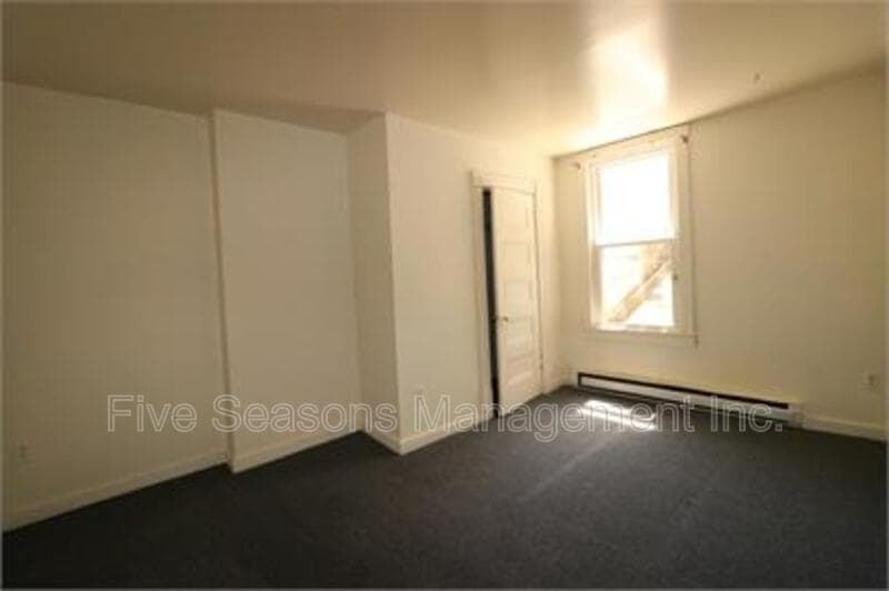 Burlington Condo: 39 B Buell