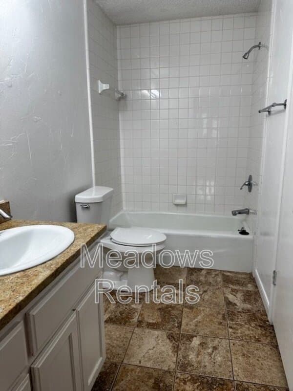 Lorena House: 707 N Houston St