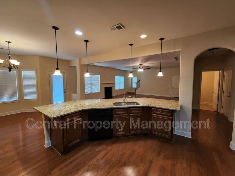 Simpsonville House: 265 Meadow Blossom Way