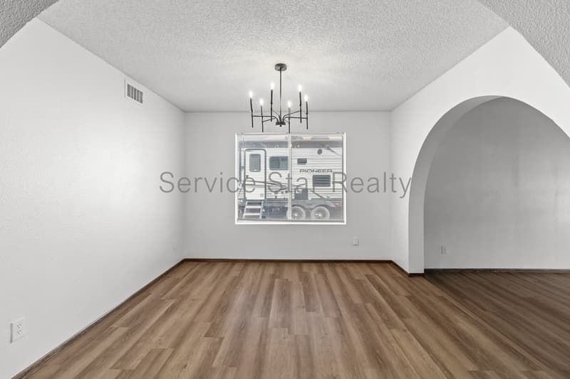 Glendale House: 6142 W Sierra St