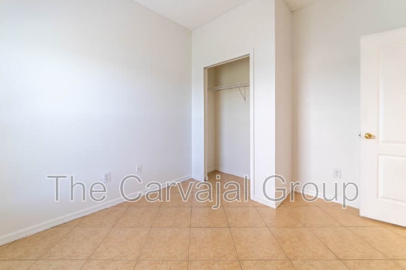 Orlando House: 4434 Waterside Pointe Cir