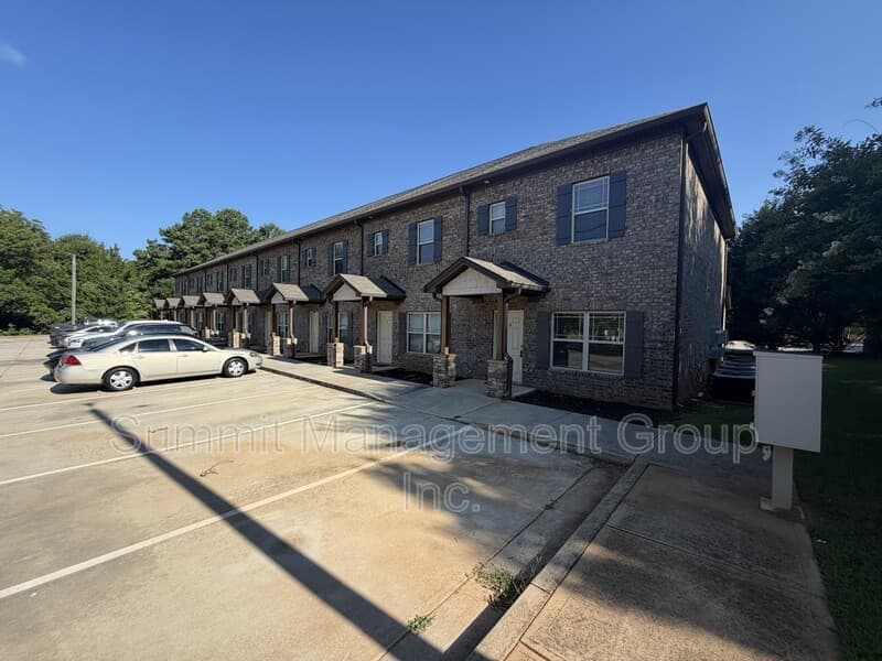 Jackson Condo: 860 S Harkness Street, Unit D