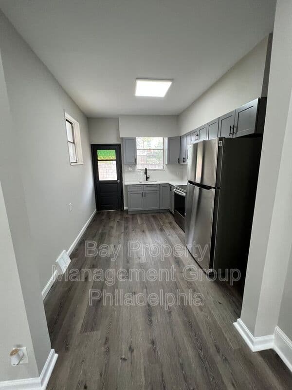 Philadelphia House: 2120 S Iseminger St