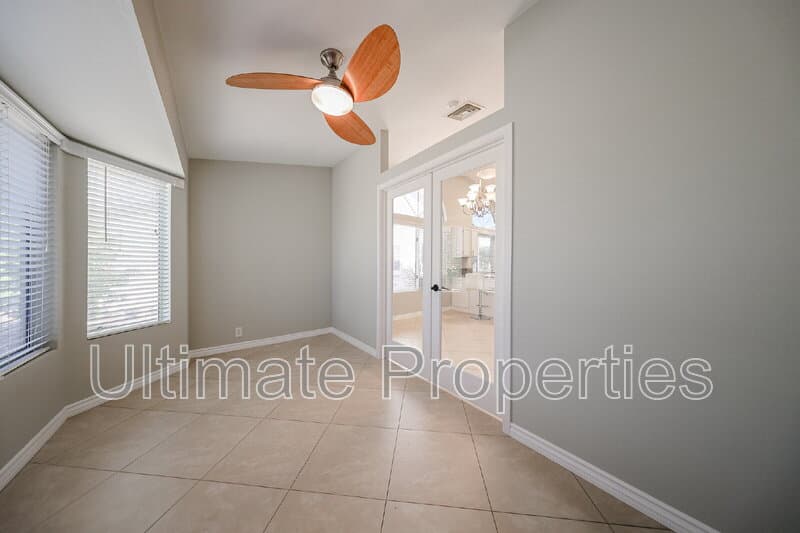 Peoria House: 8738 W Rockwood Dr