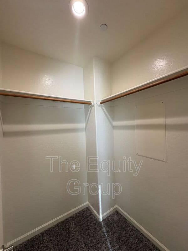 Visalia House: 1005 West Sedona Ave