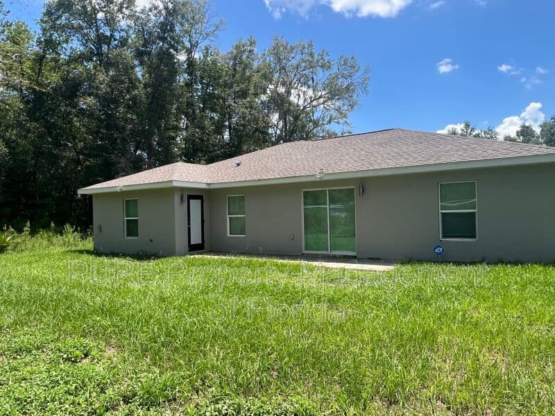 Ocala House: 11165 NW 7th Street