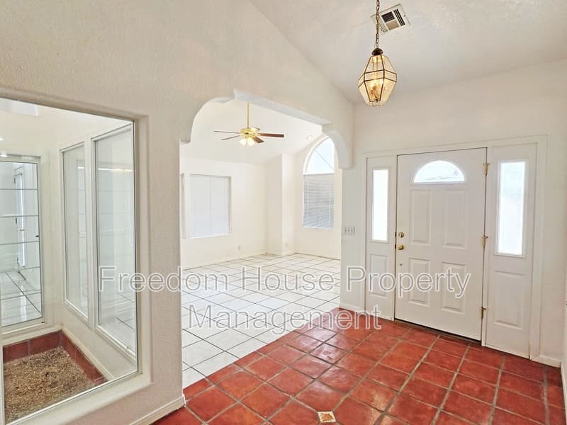 Pahrump House: 2060 River Plate Drive