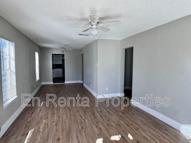 Ft Worth House: 716 W Broadus Ave.
