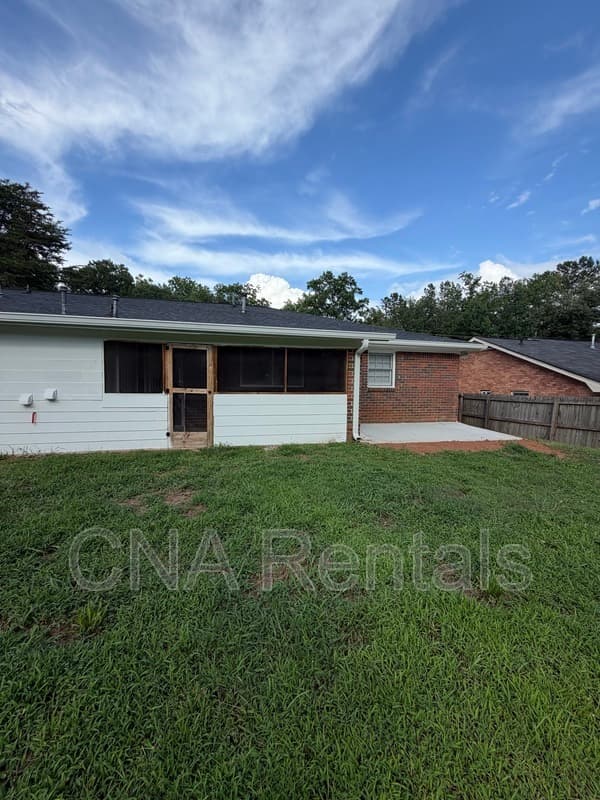 Marietta Condo: 270 Kimberly Way