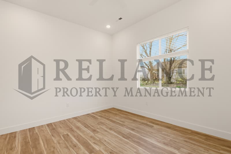 Valley Center House: 501 E Elmwood St