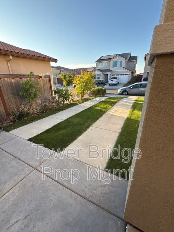 Rancho Cordova House: 12722 Montbrook Way