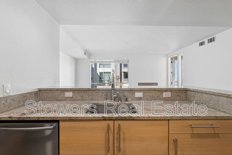 Walnut Creek Condo: 1655 N California Blvd