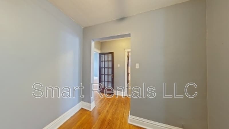 St. Louis Condo: 1004 Tamm Avenue - 1N