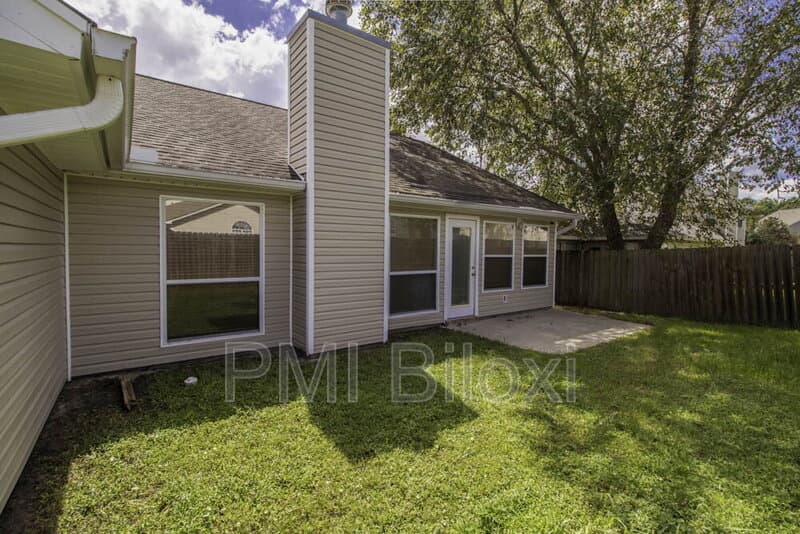 Gulfport House: 18026 Cypress Pointe Drive