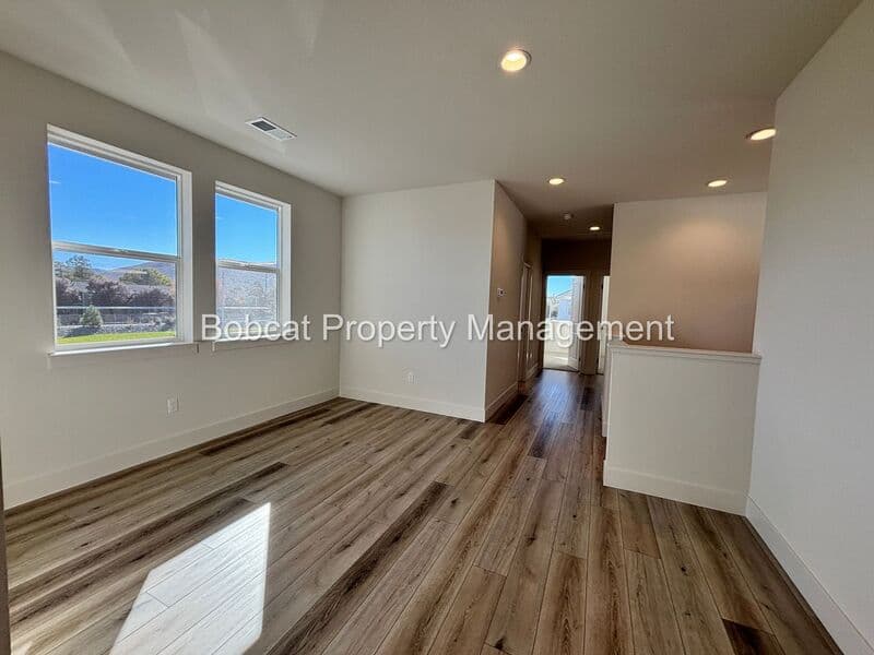 Carson City House: 1383 Vine Gate Rd