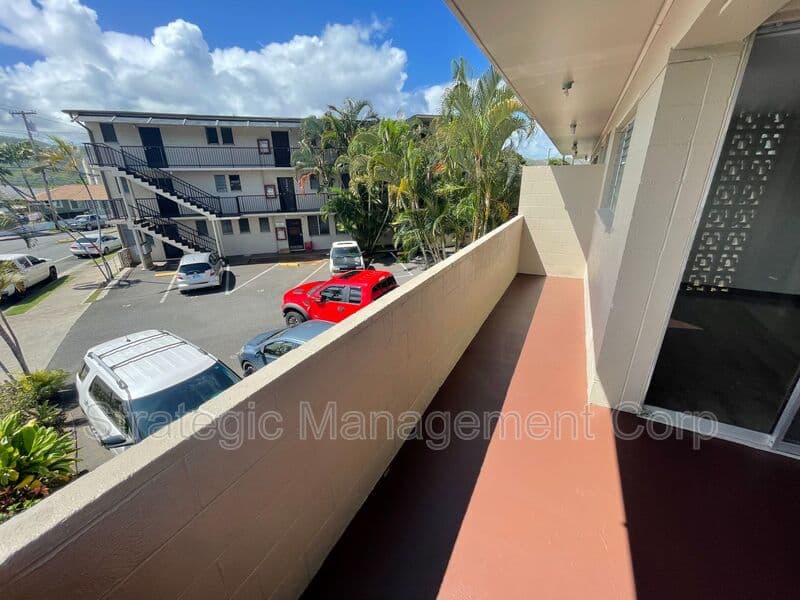Kailua Condo: 82 Kihapai Street