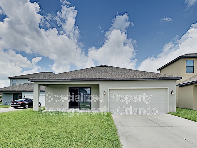 Windermere House: 12986 Holdenbury Ln