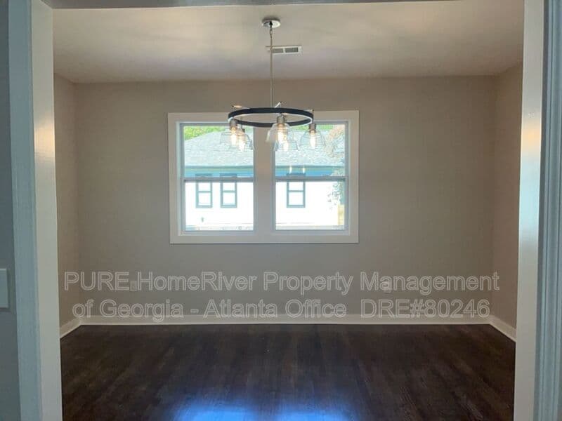 East Pt House: 2172 Ben Hill Rd