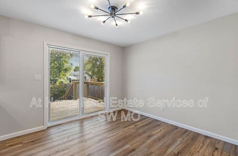 Springfield House: 1724 W Whiteside St