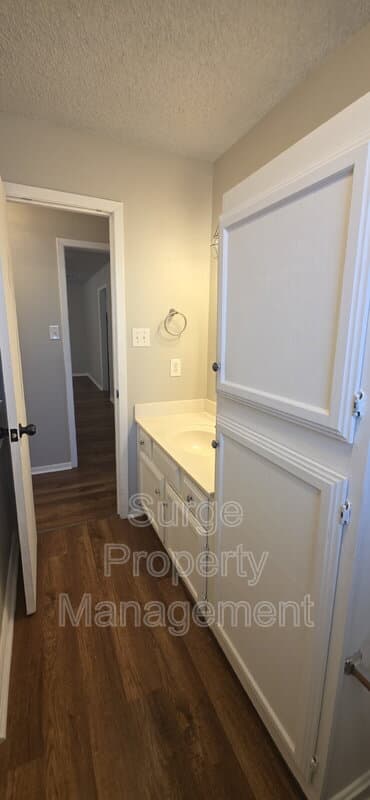 Benbrook Condo: 233 Vista Way