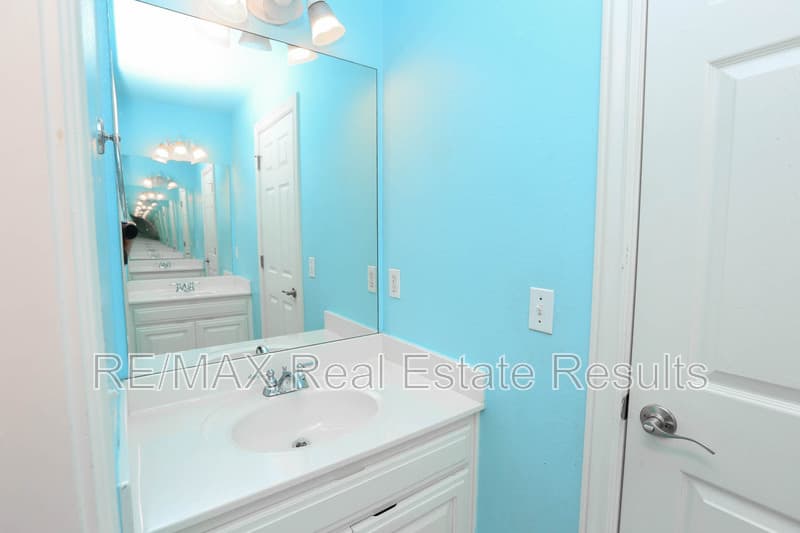 Rogers House: 5300 S 44th Pl
