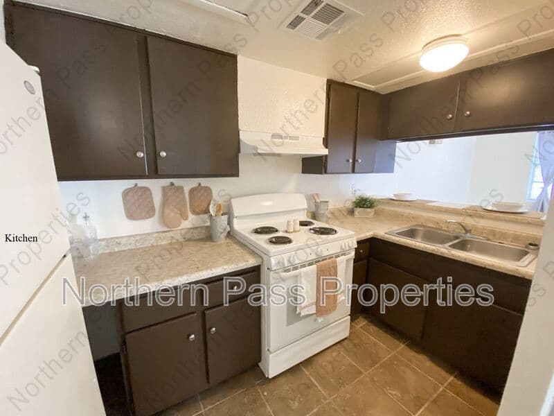 El Paso Condo: 4700 Maxwell Ave
