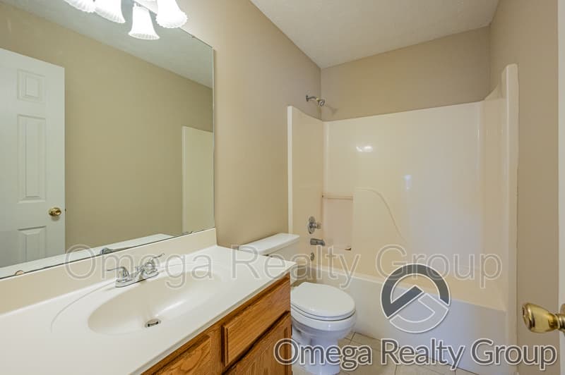 Montgomery House: 924 Eastern Oaks Dr