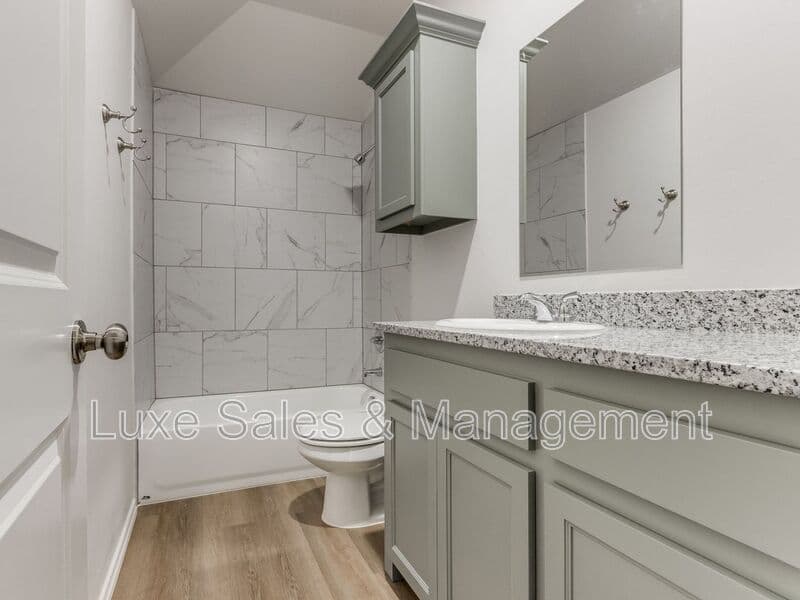 El Reno House: 1515 Pavy Parkway