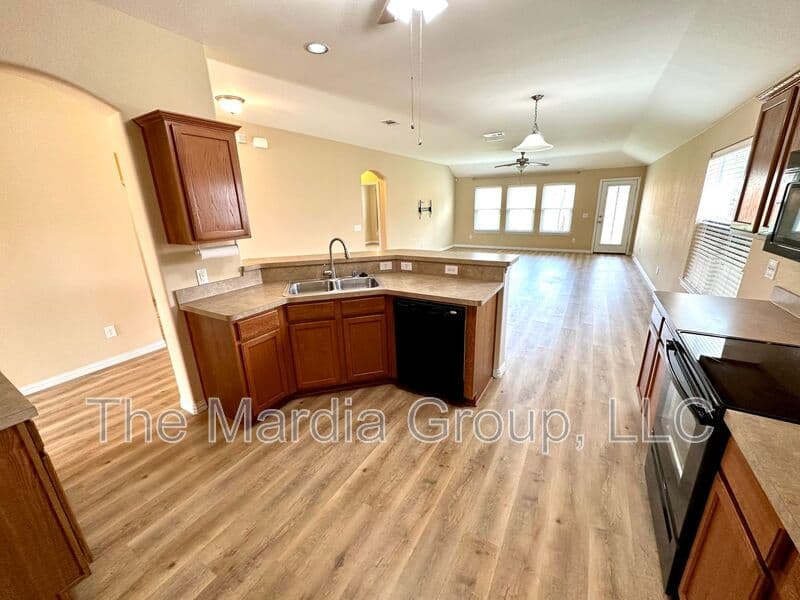 Princeton House: 221 Creekwood