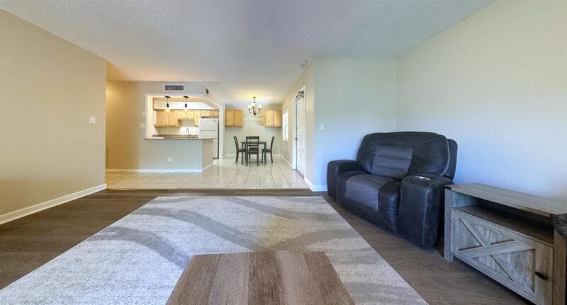 Seminole Condo: 8300 Bardmoor Boulevard - 210