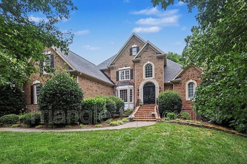 Raleigh House: 6121 Carlyle Drive