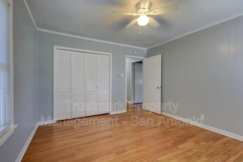 San Antonio House: 1322 W Malone Ave
