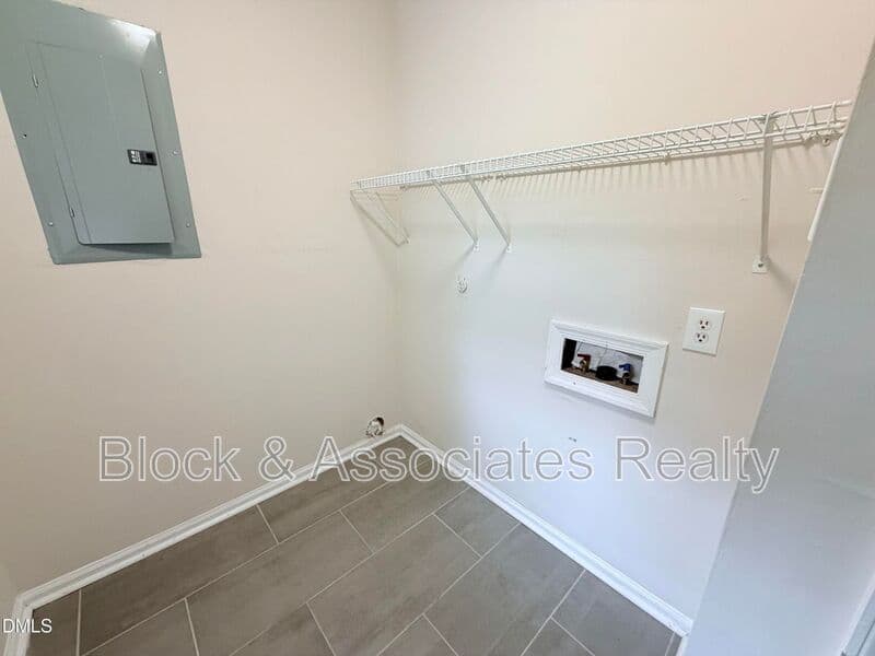 Garner House: 200 Coachman Drive
