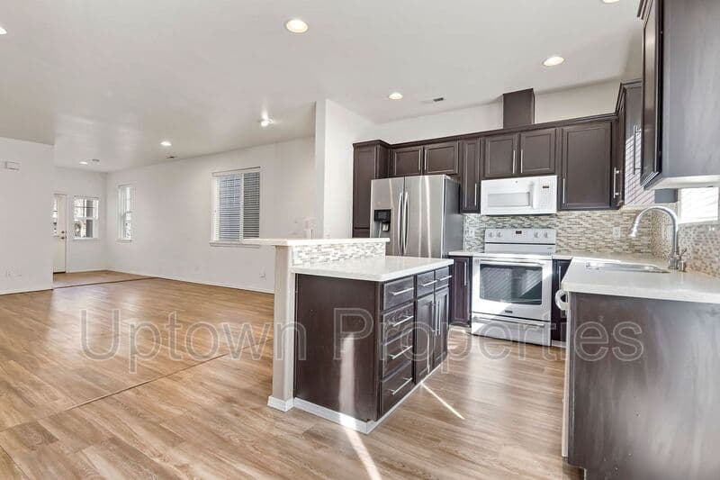 Tualatin House: 9284 SW Sweek Dr
