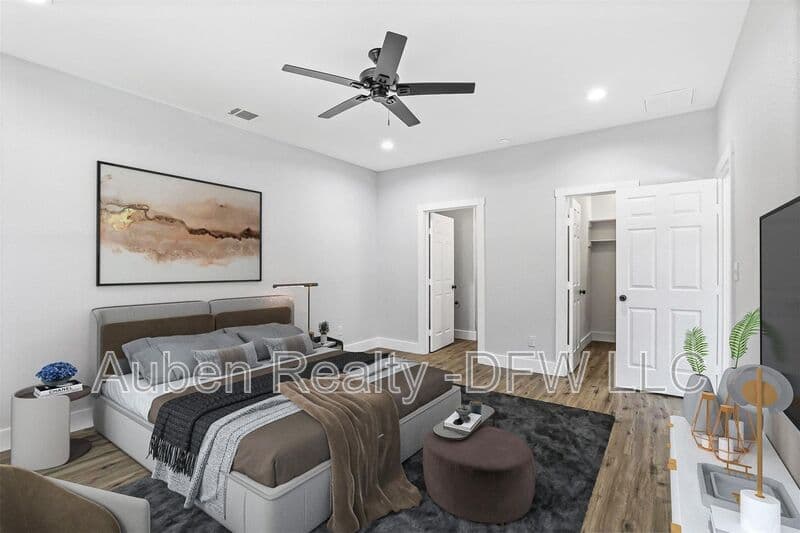 Denison House: 516 E Heron Street