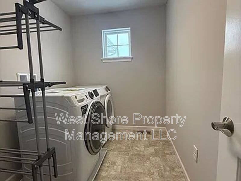 Mechanicsburg House: 1679 Haralson Drive