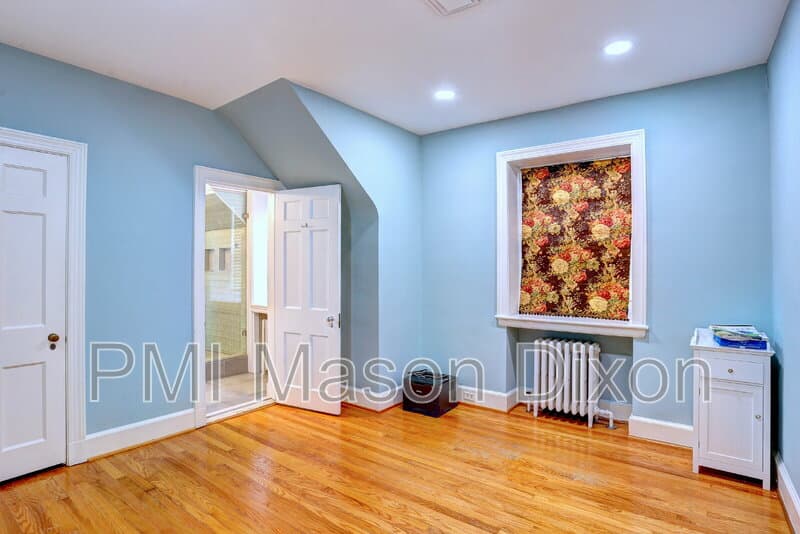 Baltimore House: 5304 Springlake Way