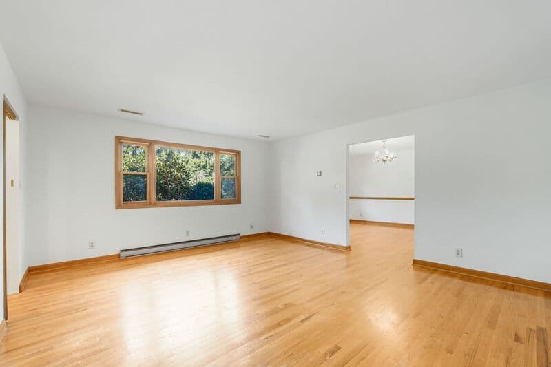 Spotsylvania House: 10003 Courthouse Rd