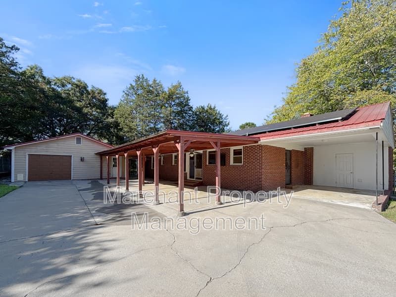 Taylors House: 4804 Edwards Road
