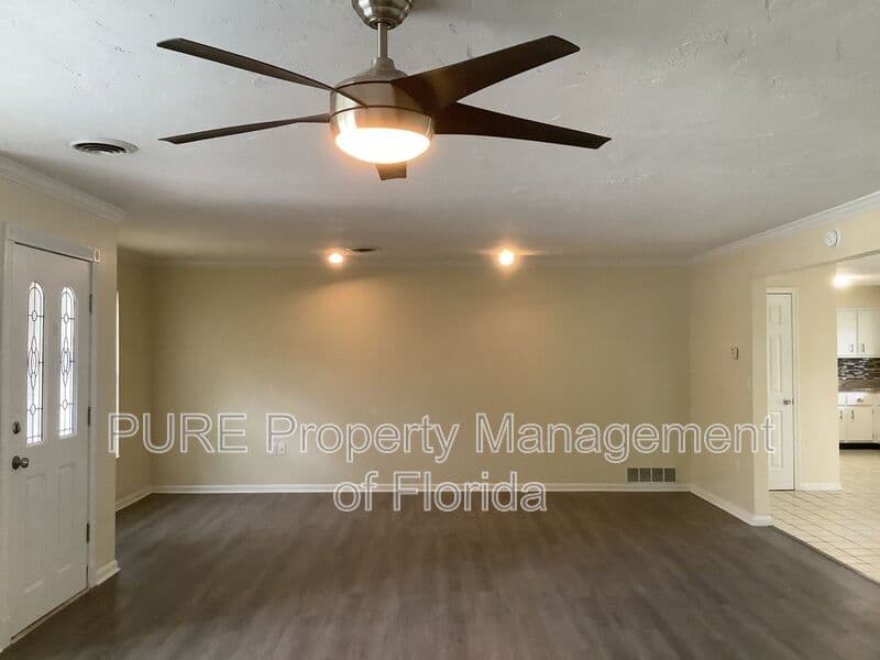 Ocala House: 711 NE 41st Avenue