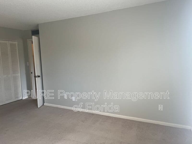 Ocala House: 549 Fairways Drive