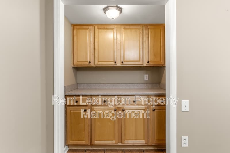 Nicholasville House: 104 North Town Branch Drive