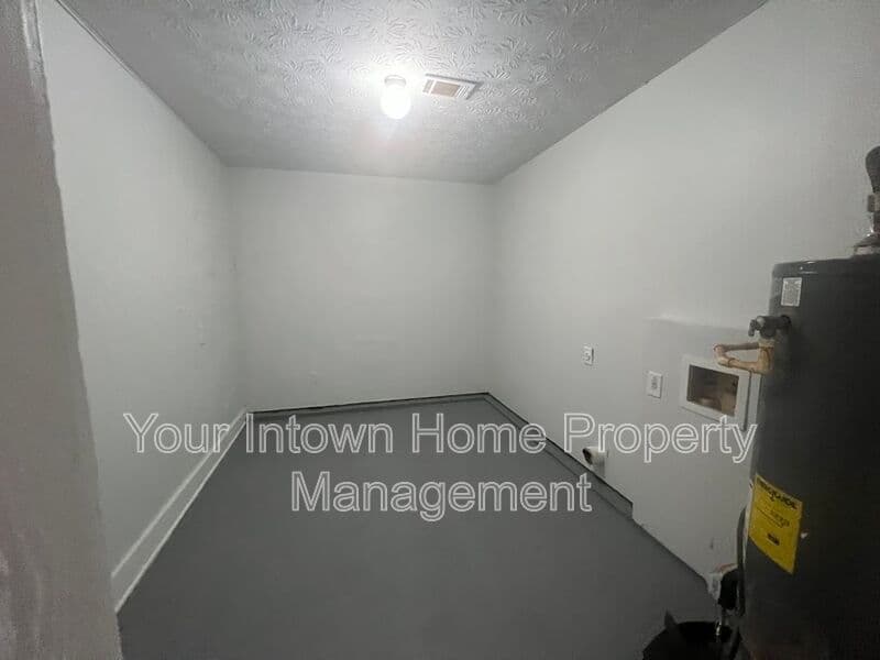 Decatur House: 4454 Blackbirch Lane