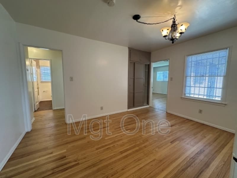 Riverside House: 4406 Kansas Ave.