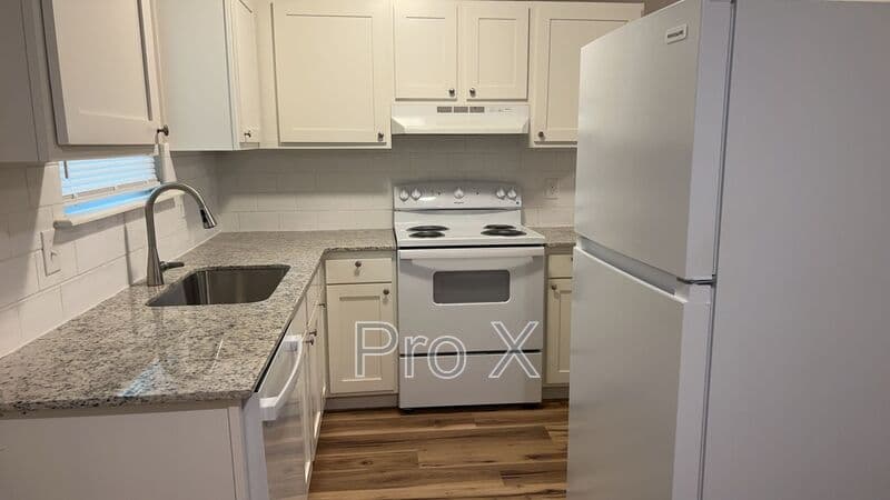 Fayetteville House: 514 N Betty Jo Drive